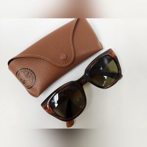 Ray-Ban RB4178 cat eye, square-ish sunglasses MADE IN ITALY
